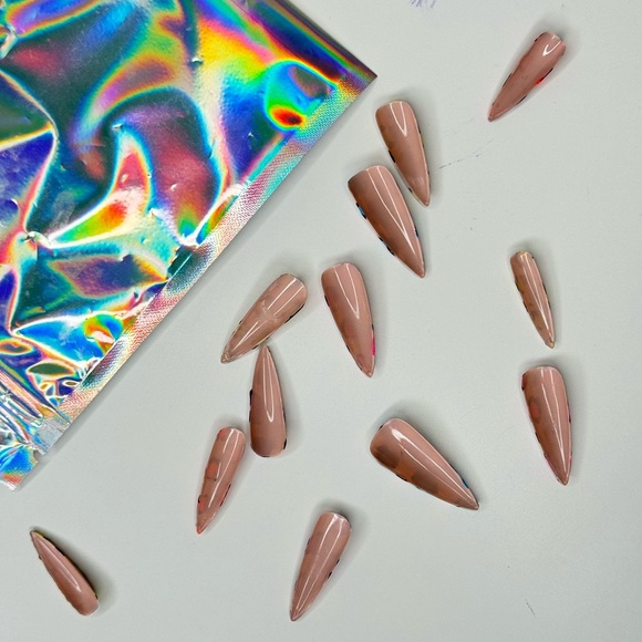 Press on Nails Stiletto - Picture 5 of 5